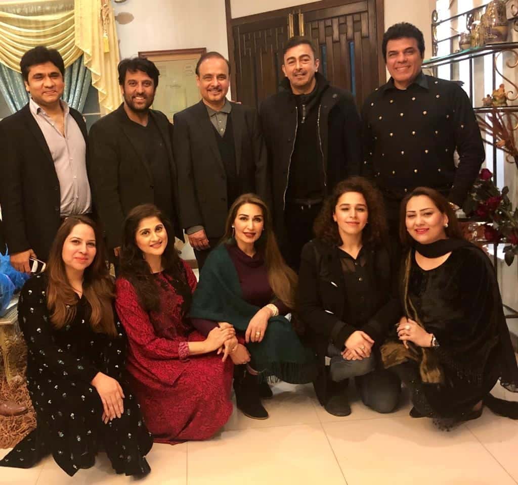 Reema Khan with Husband, Sahiba, Rambo, Shan and other Friends