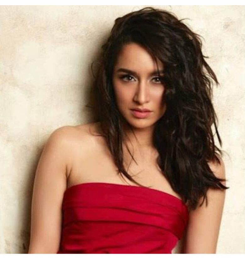 Attractive Shraddha Kapoor Instagram, Wiki, Age, Height [5.5f ...